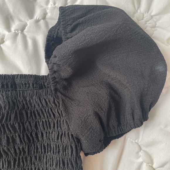 Ruched puff sleeve princess tee in black - Picture 3 of 3